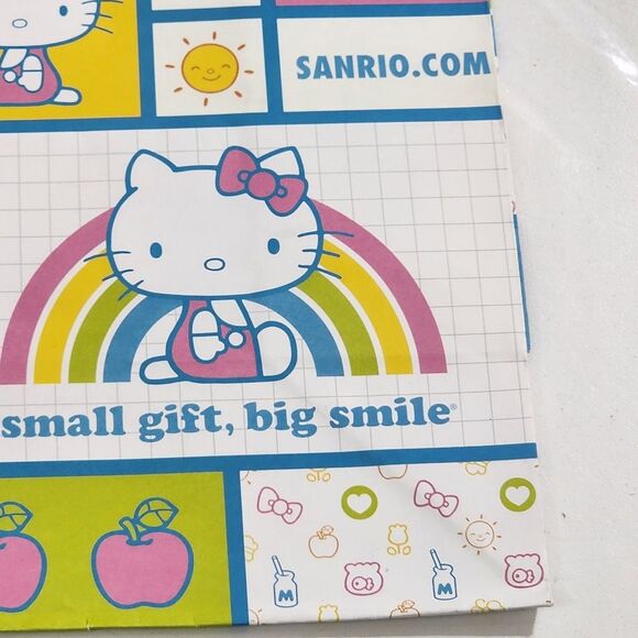 Sanrio Hello Kitty Colorful Pastel Paper Gift Bag RARE - Picture 4 of 15